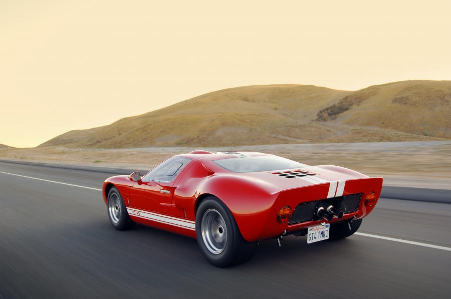  Ford GT40 Superformance (Mk I) 2007 года  (фото 4 из 8)